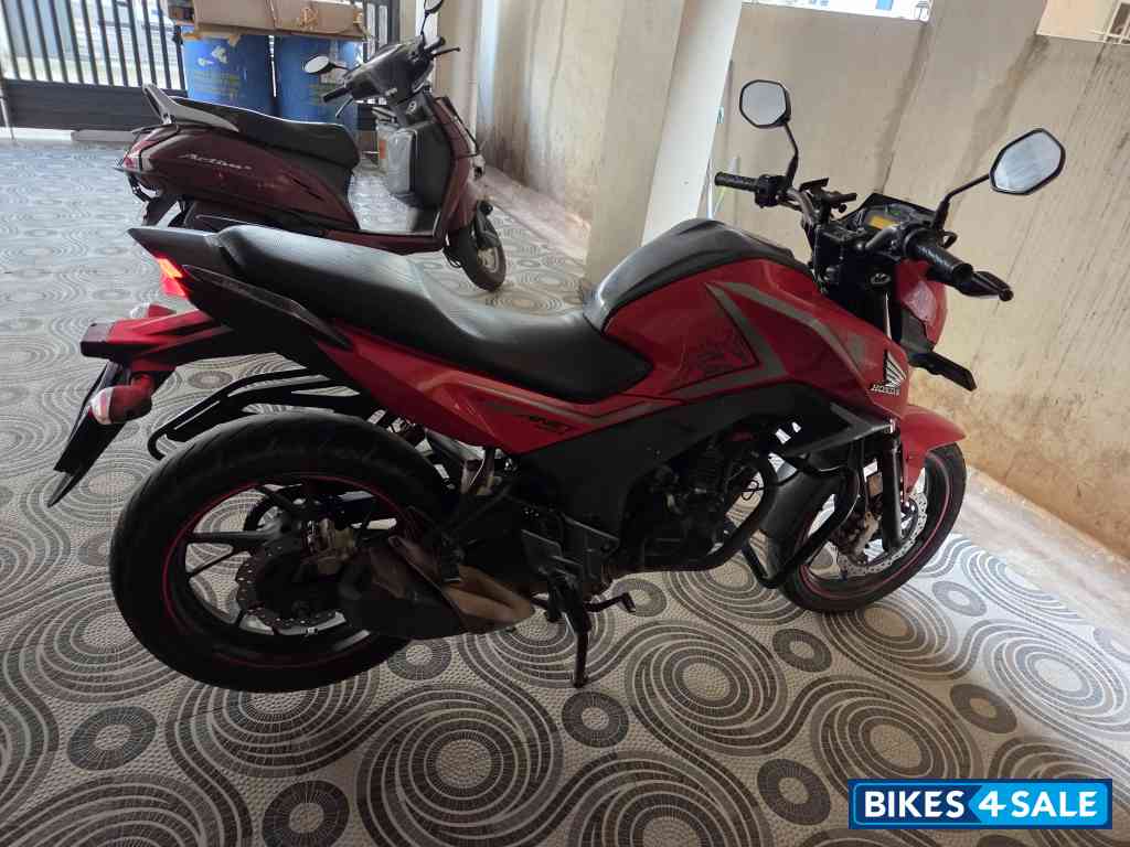 Honda CB Hornet 160R Honda CB Hornet 160R