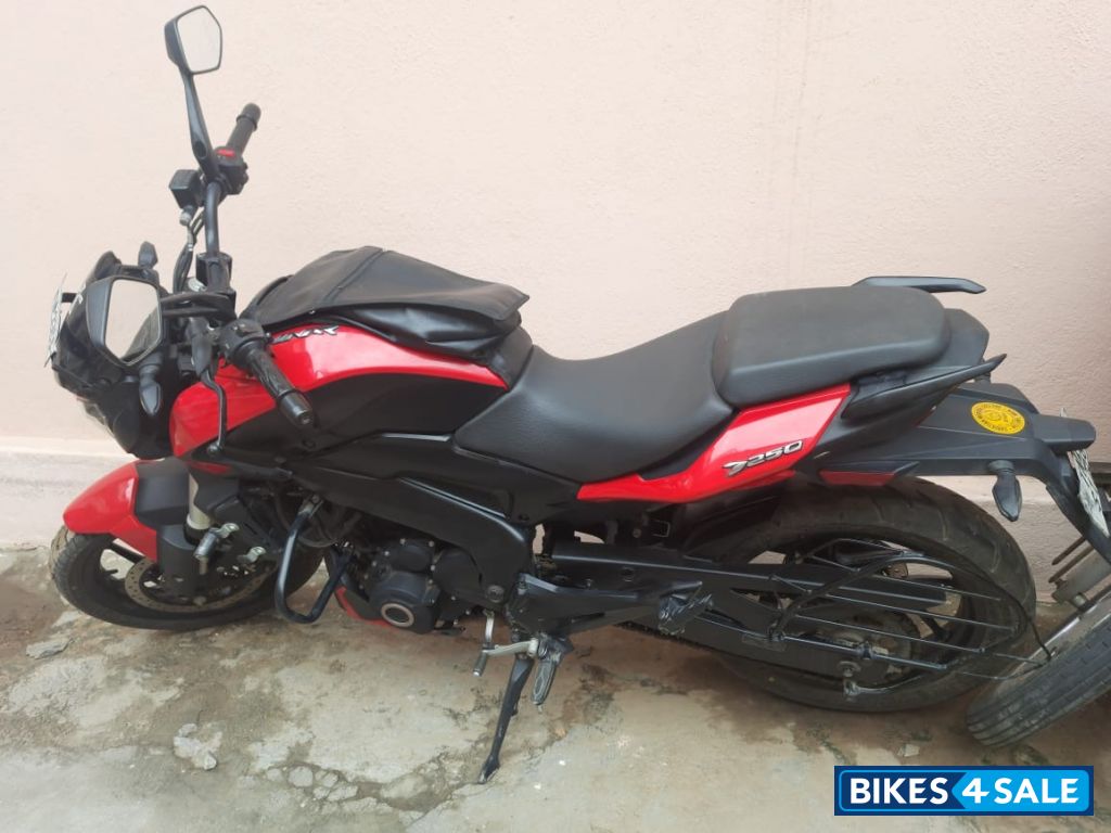 Red Bajaj Dominar 250