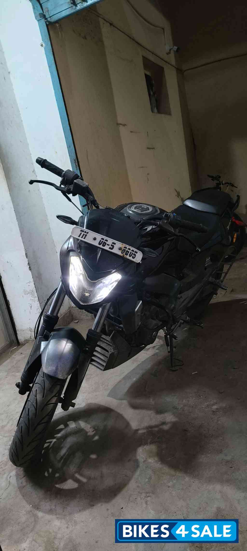 Plum Red Bajaj Dominar 400 ABS BS6