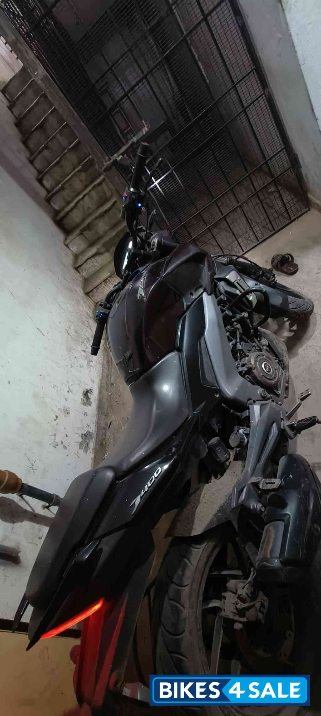 Plum Red Bajaj Dominar 400 ABS BS6 Plum Red Bajaj Dominar 400 ABS BS6