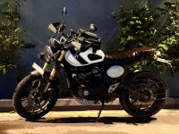 White Triumph Scrambler 400 X