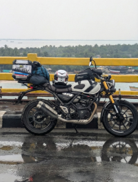 White Triumph Scrambler 400 X