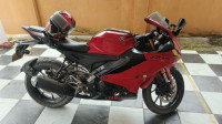 Red Yamaha R15 V4