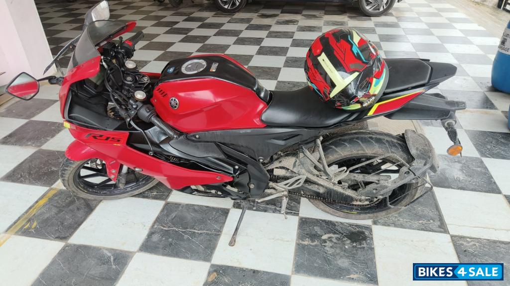 Red Yamaha R15 V4 Red Yamaha R15 V4