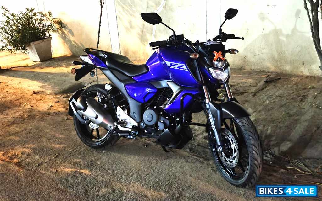 Blue Yamaha FZ-S FI V3