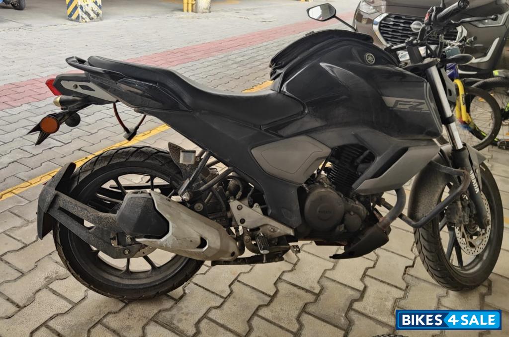 Yamaha FZ
