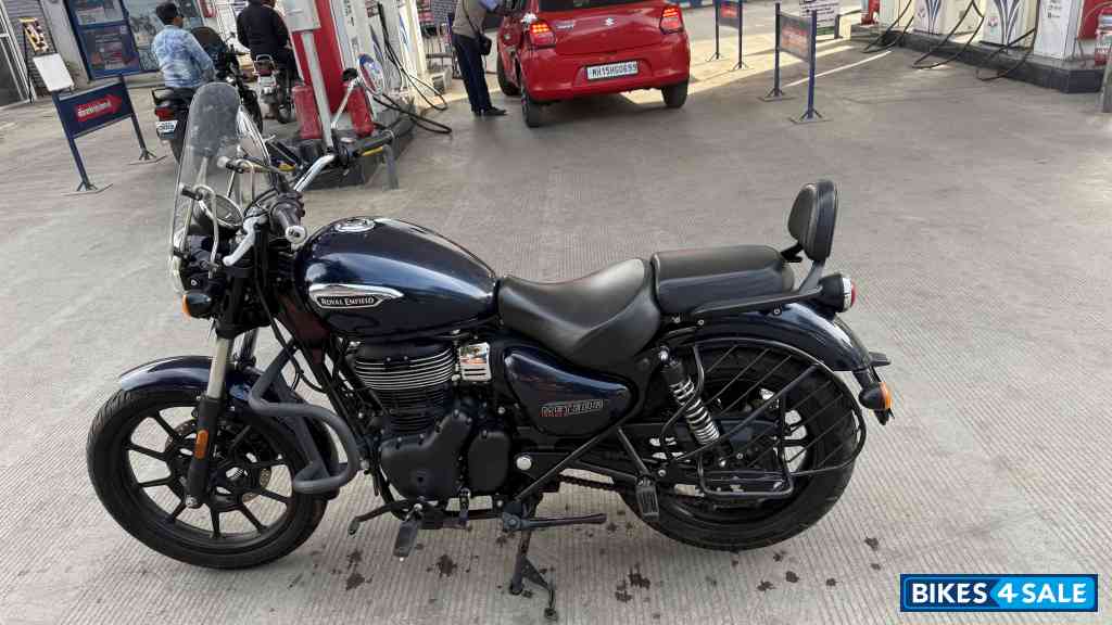 Blue Royal Enfield Meteor 350 Stellar