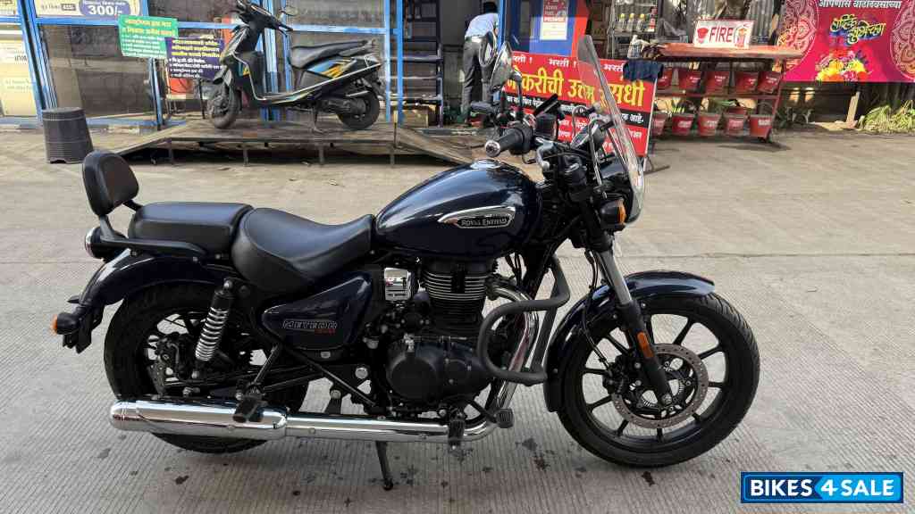 Blue Royal Enfield Meteor 350 Stellar