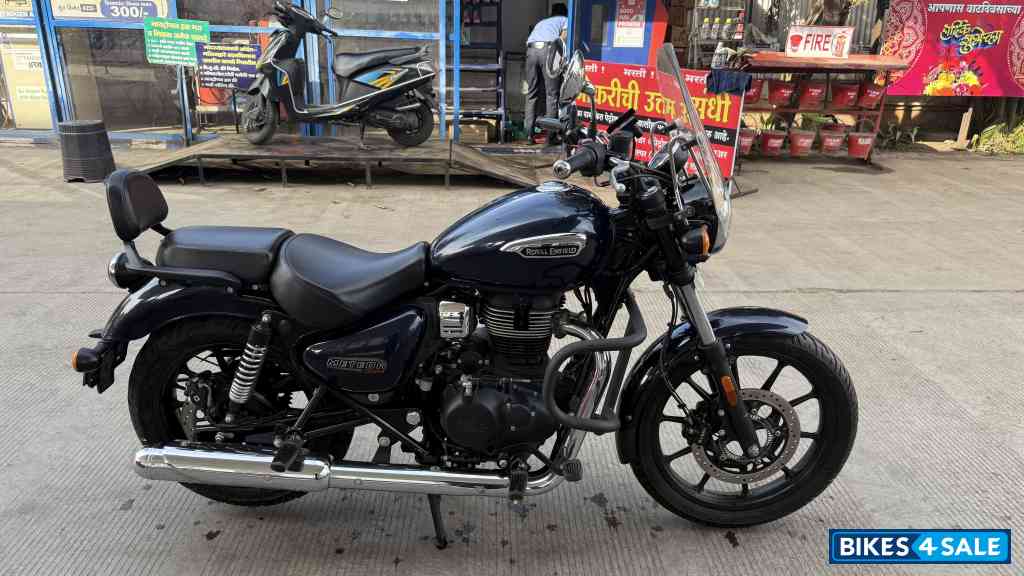 Blue Royal Enfield Meteor 350 Stellar