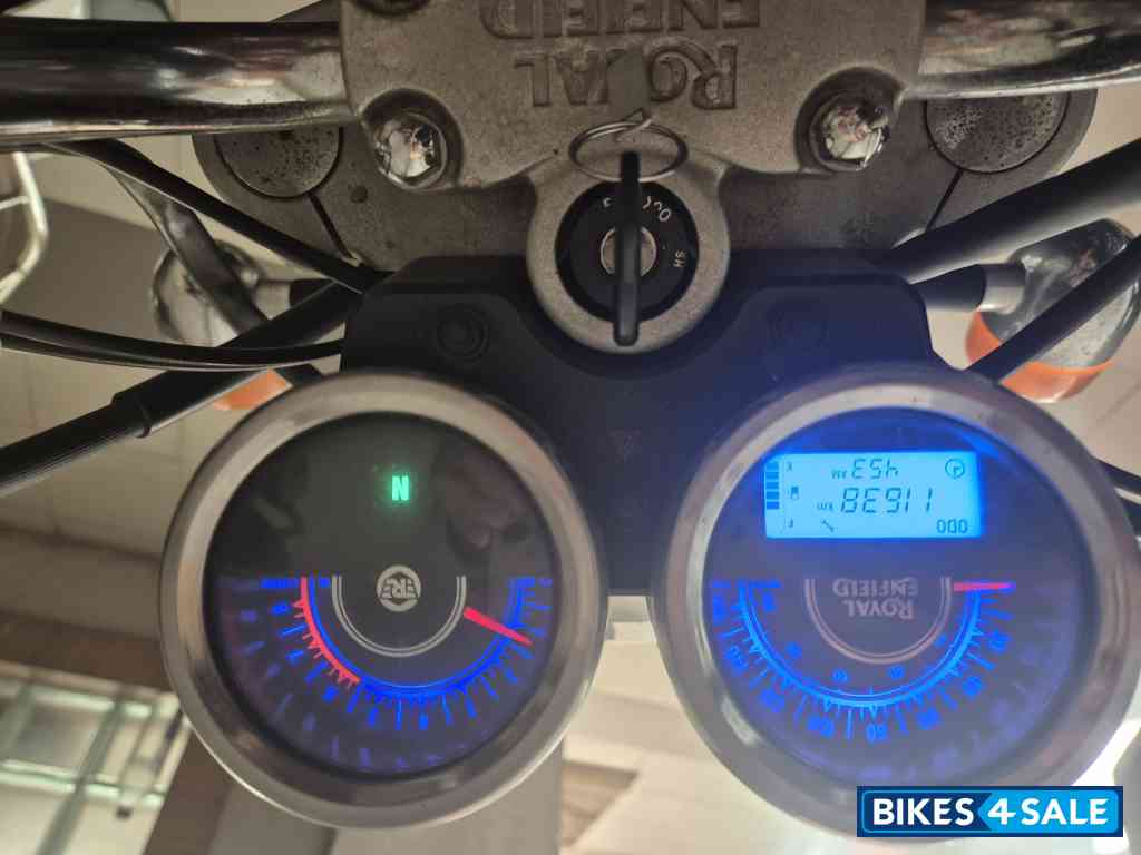 Black Royal Enfield Thunderbird 500 Black Royal Enfield Thunderbird 500