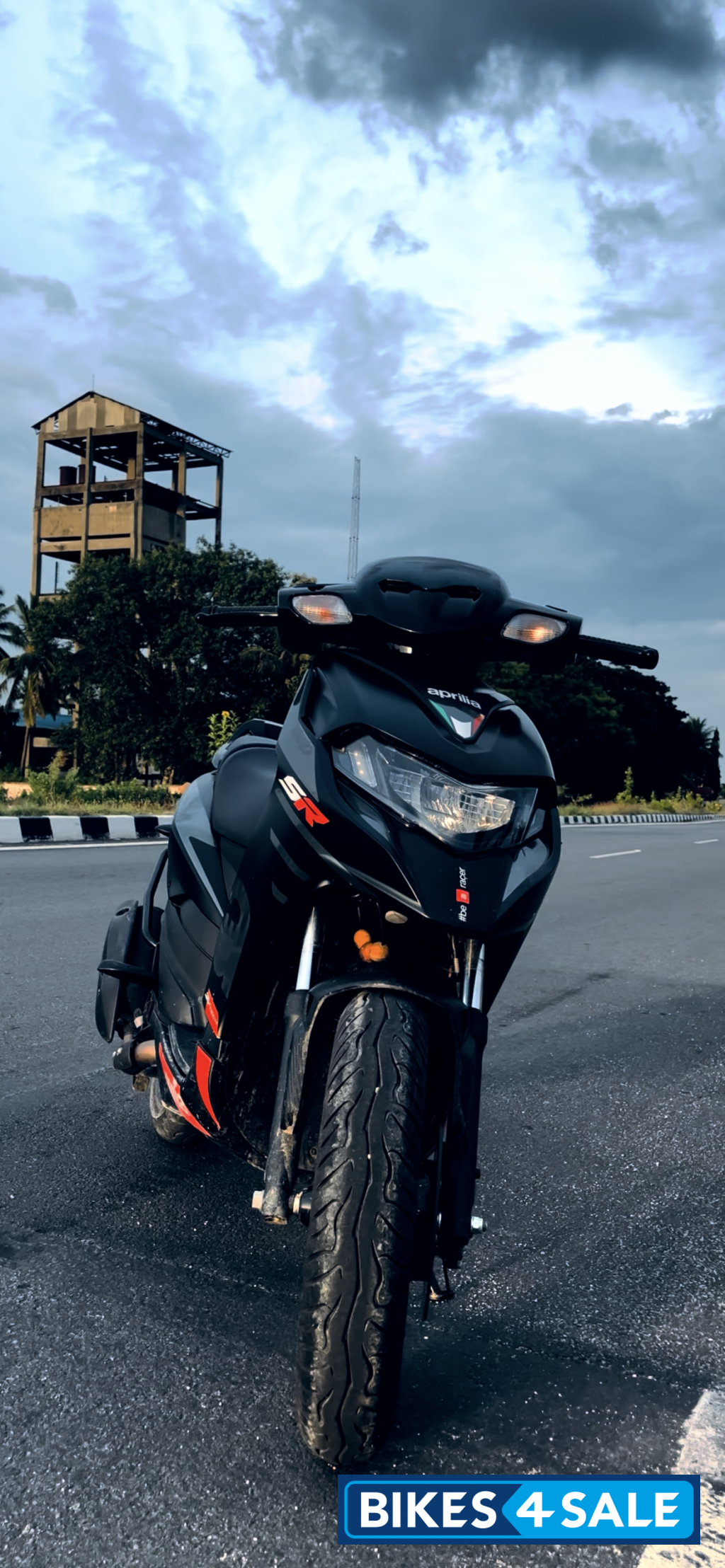 Black Aprilia SR 160