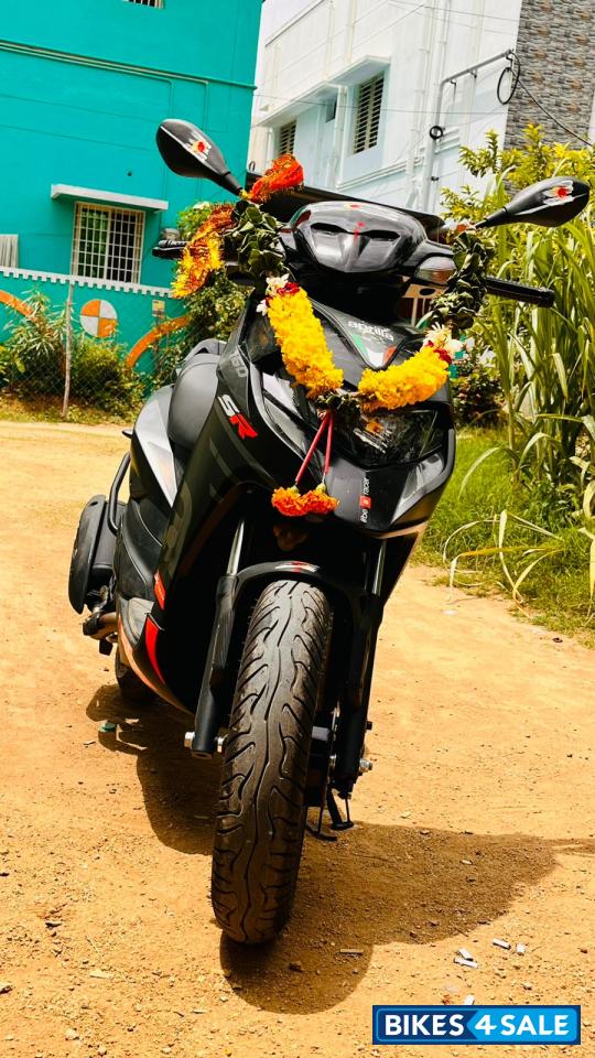 Black Aprilia SR 160 Black Aprilia SR 160