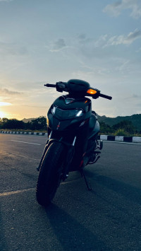 Black Aprilia SR 160