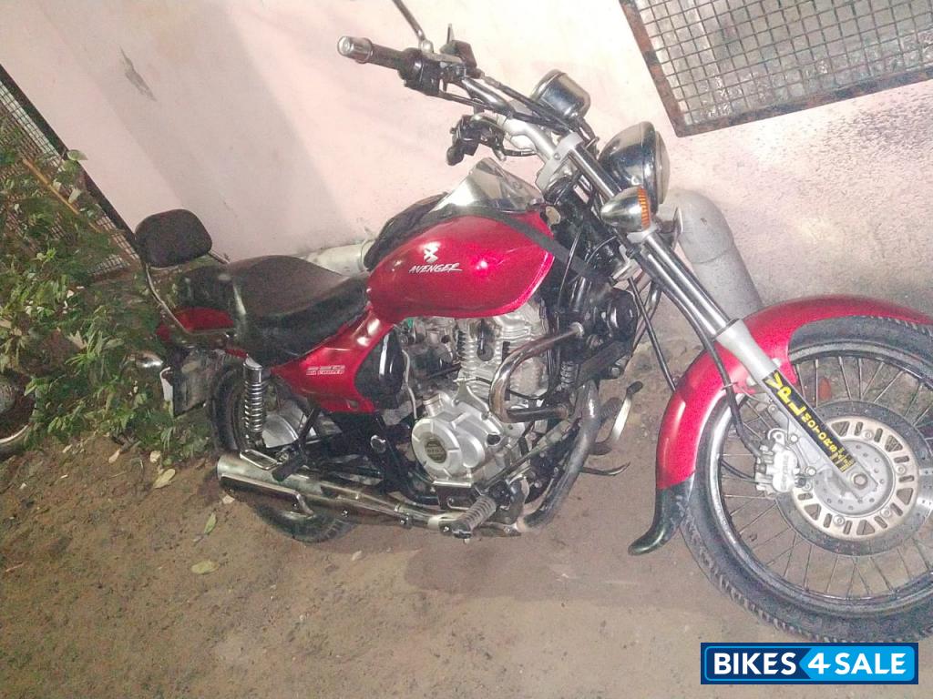 Bajaj Avenger 220 DTS-i