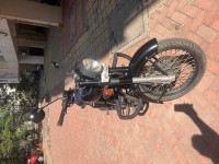 Stealth Black Royal Enfield Classic Stealth Black