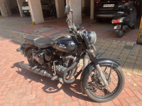 Stealth Black Royal Enfield Classic Stealth Black