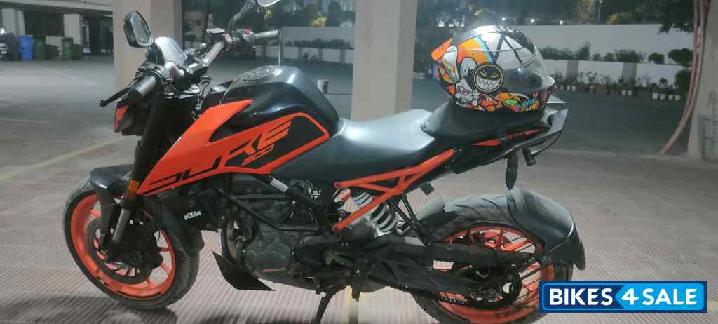 KTM Duke 200 ABS KTM Duke 200 ABS