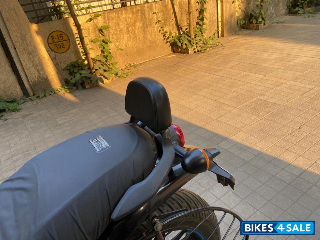 Dapper Blue Royal Enfield Hunter 350 Metro