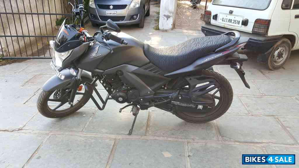 Grey Honda CB Unicorn 160