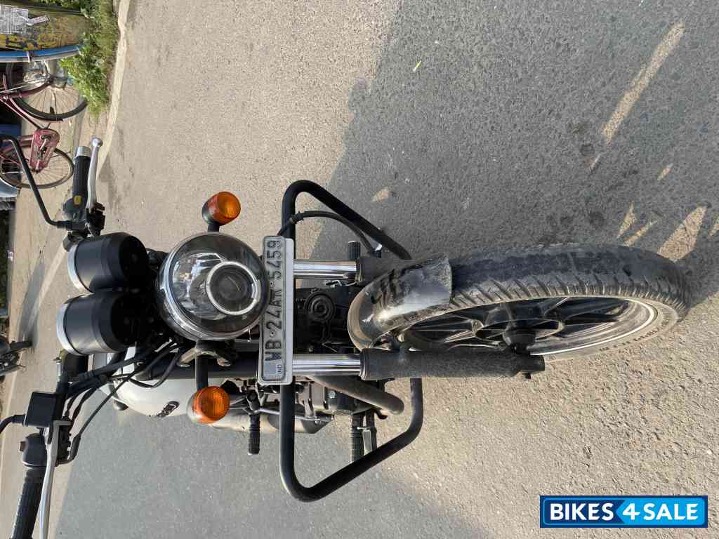 White Royal Enfield Thunderbird X 350