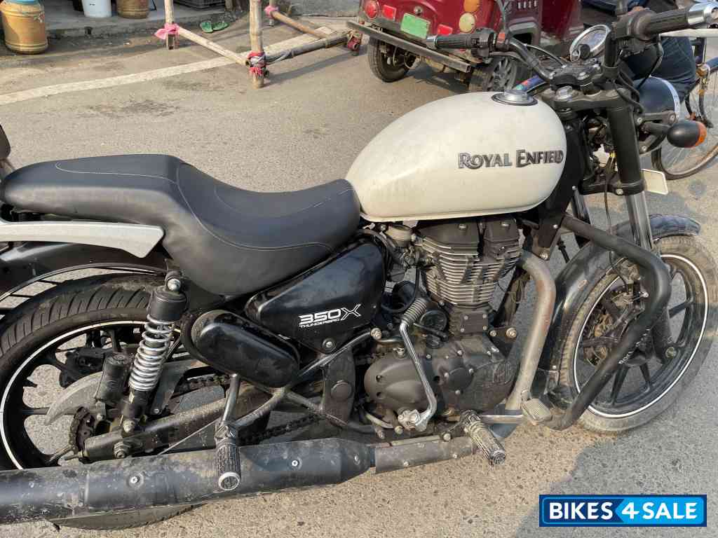 White Royal Enfield Thunderbird X 350 White Royal Enfield Thunderbird X 350