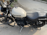 White Royal Enfield Thunderbird X 350