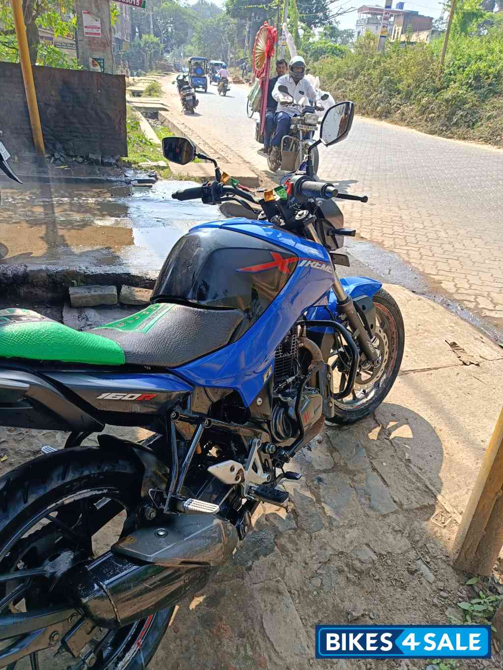 Vibrant Blue Metallic Hero Xtreme 160R BS6 Vibrant Blue Metallic Hero Xtreme 160R BS6