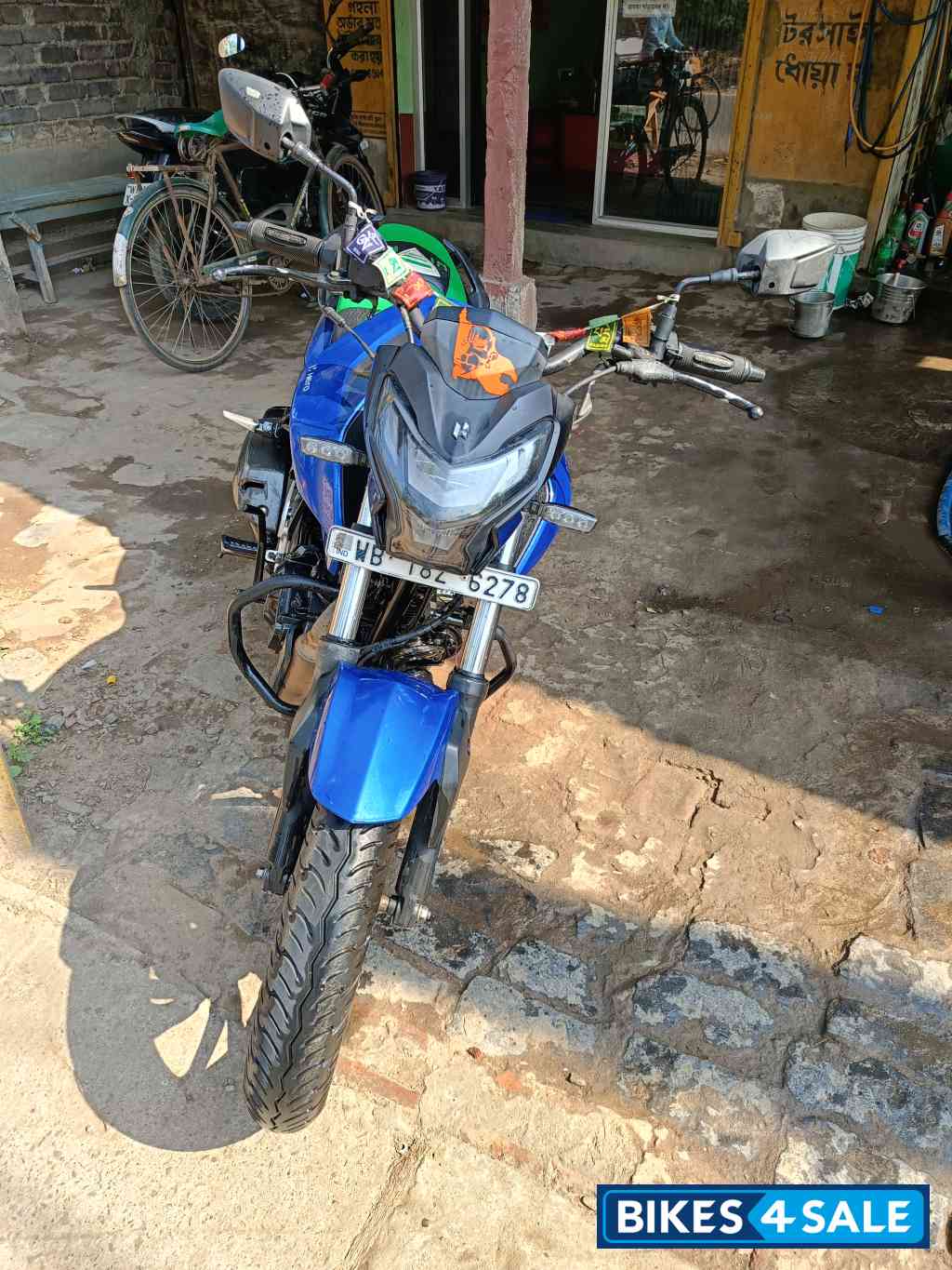 Vibrant Blue Metallic Hero Xtreme 160R BS6 Vibrant Blue Metallic Hero Xtreme 160R BS6