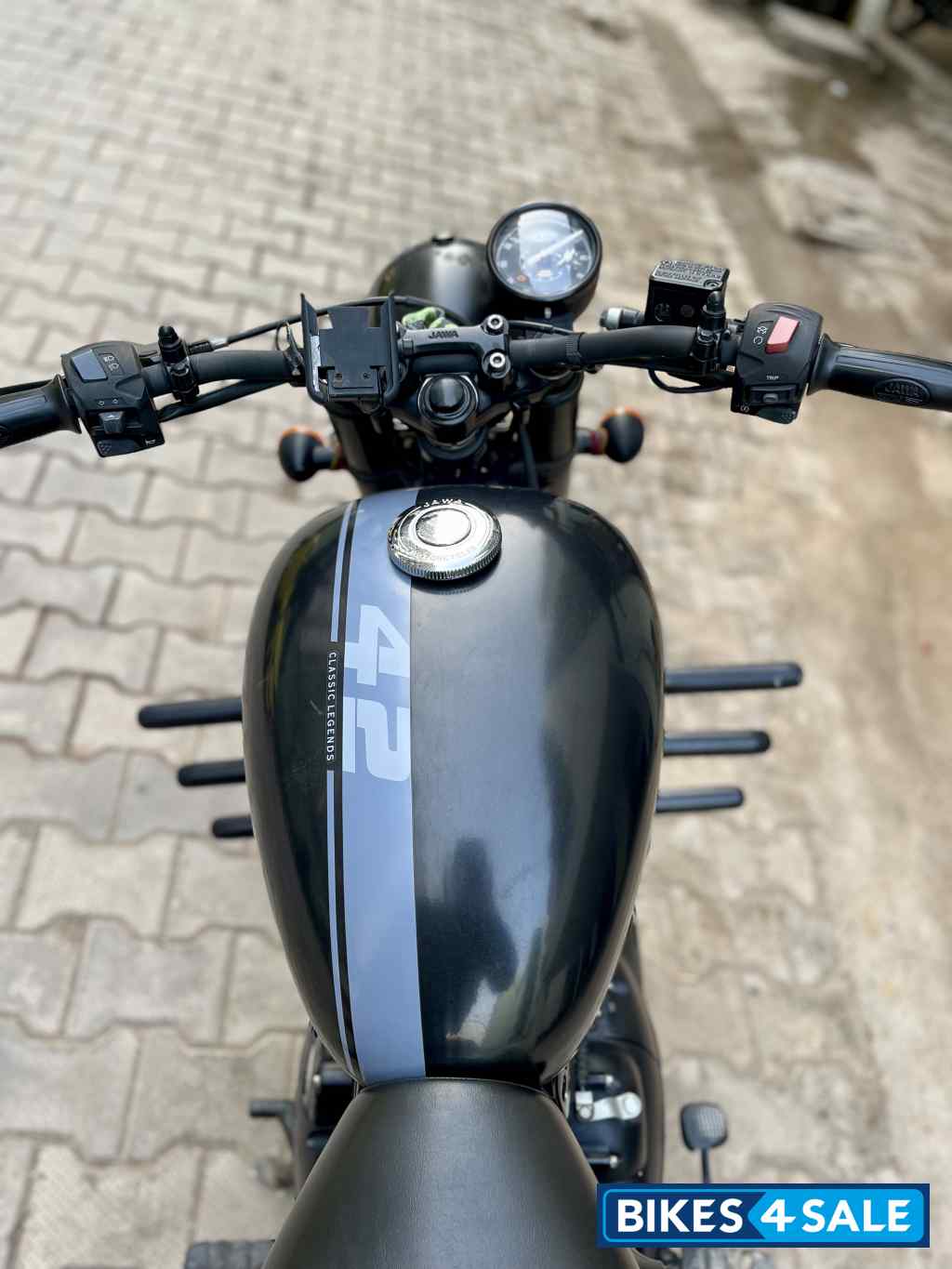 Jawa 42 Dual Channel ABS AllStar Black