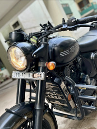 Jawa 42 Dual Channel ABS AllStar Black