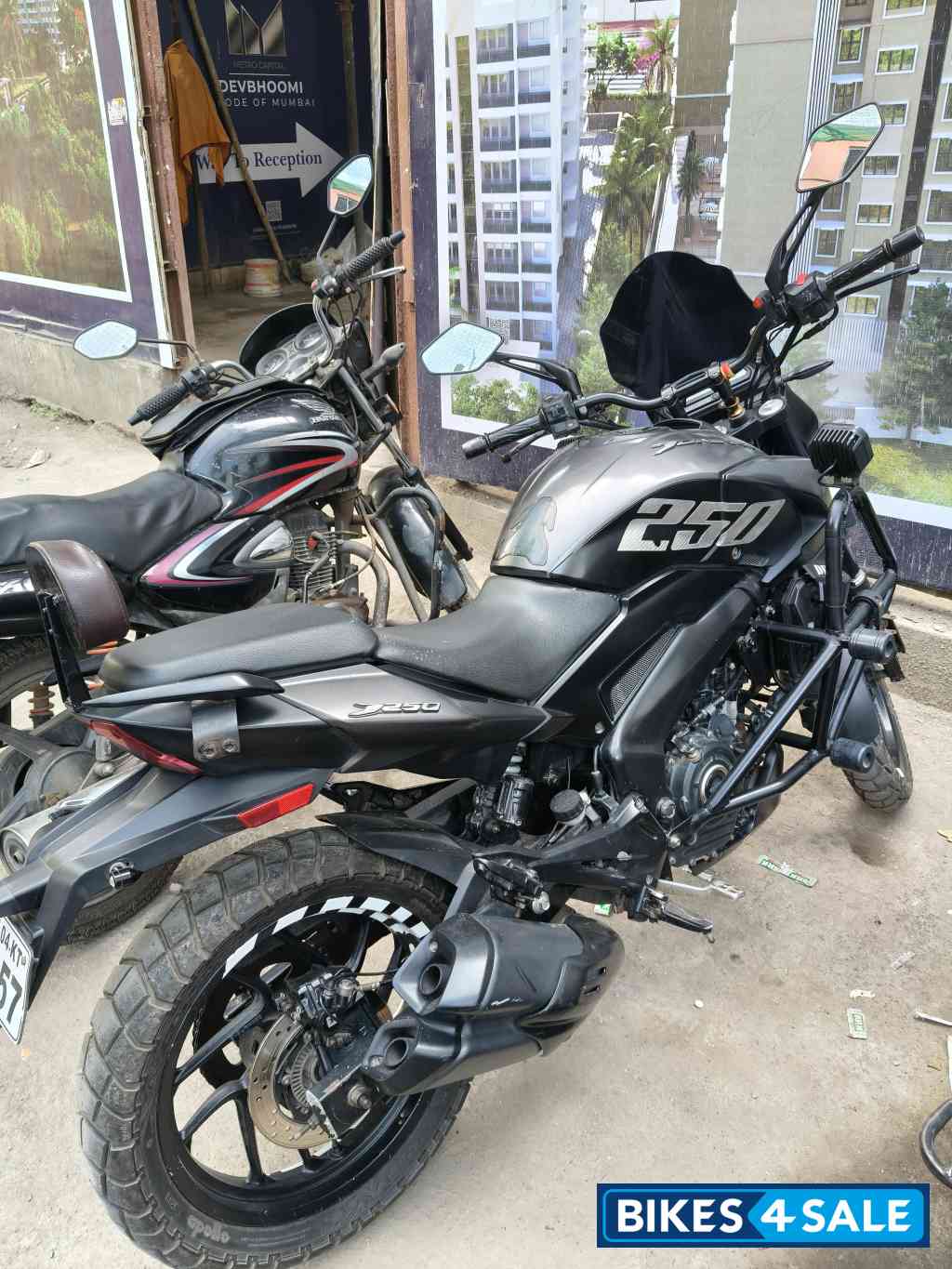 Matt Grey Bajaj Dominar 250