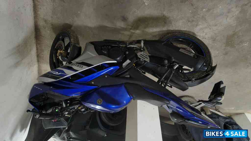 Blue Yamaha YZF R15 V2 Blue Yamaha YZF R15 V2