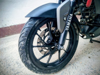 Glossy Black Yamaha FZ-S FI V3 BS6