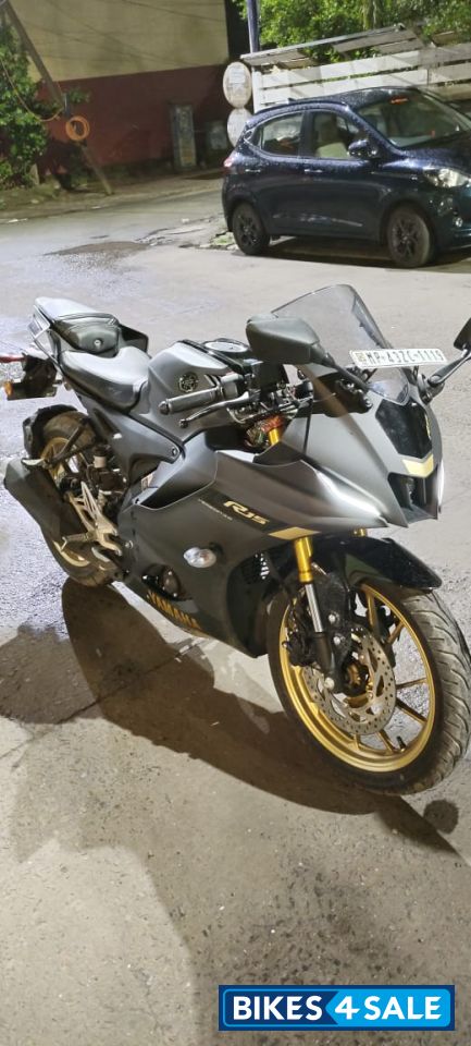 Yamaha R15 V4