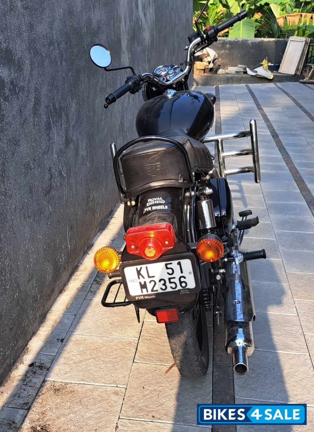 Black Royal Enfield Bullet 350 ES BS6 Black Royal Enfield Bullet 350 ES BS6