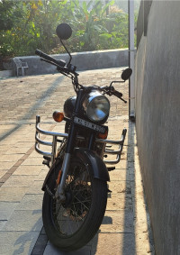 Black Royal Enfield Bullet 350 ES BS6