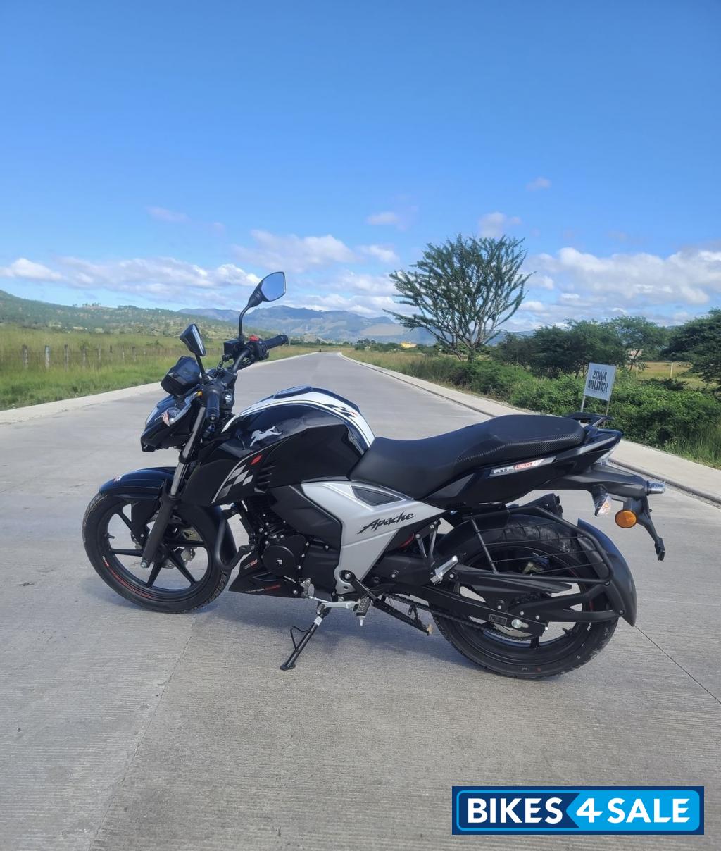 TVS Apache RTR 160 4V BS6