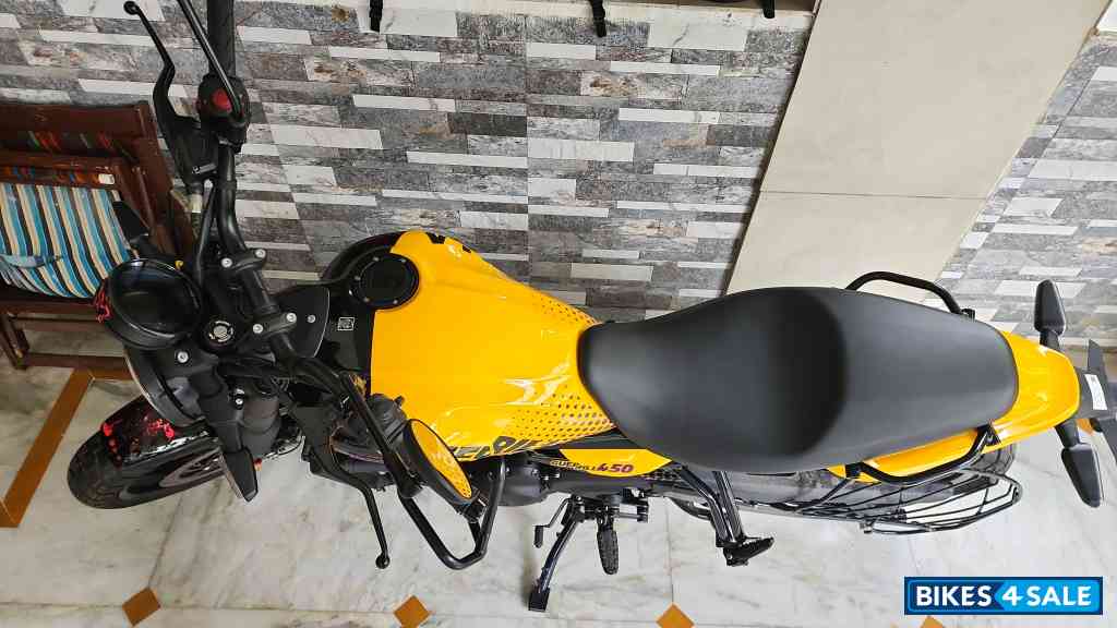 Yellow Ribbon Royal Enfield Guerrilla 450 Flash Yellow Ribbon Royal Enfield Guerrilla 450 Flash