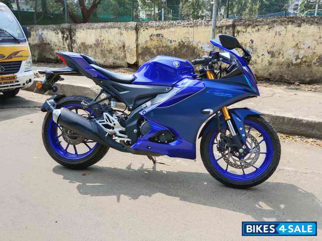 Racing Blue Yamaha R15 V4 Racing Blue Yamaha R15 V4