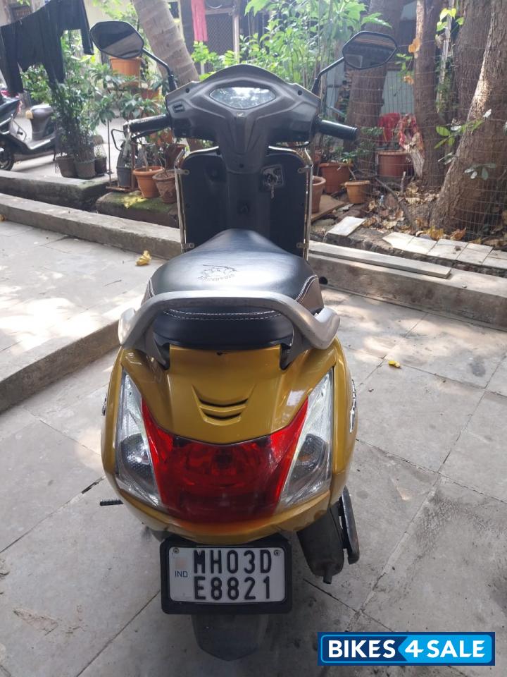 Dazzle Yellow Honda Activa 5G Dazzle Yellow Honda Activa 5G