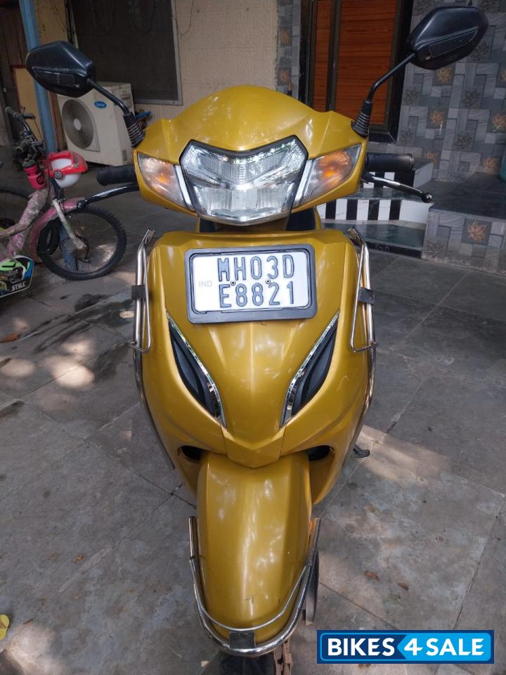 Dazzle Yellow Honda Activa 5G Dazzle Yellow Honda Activa 5G