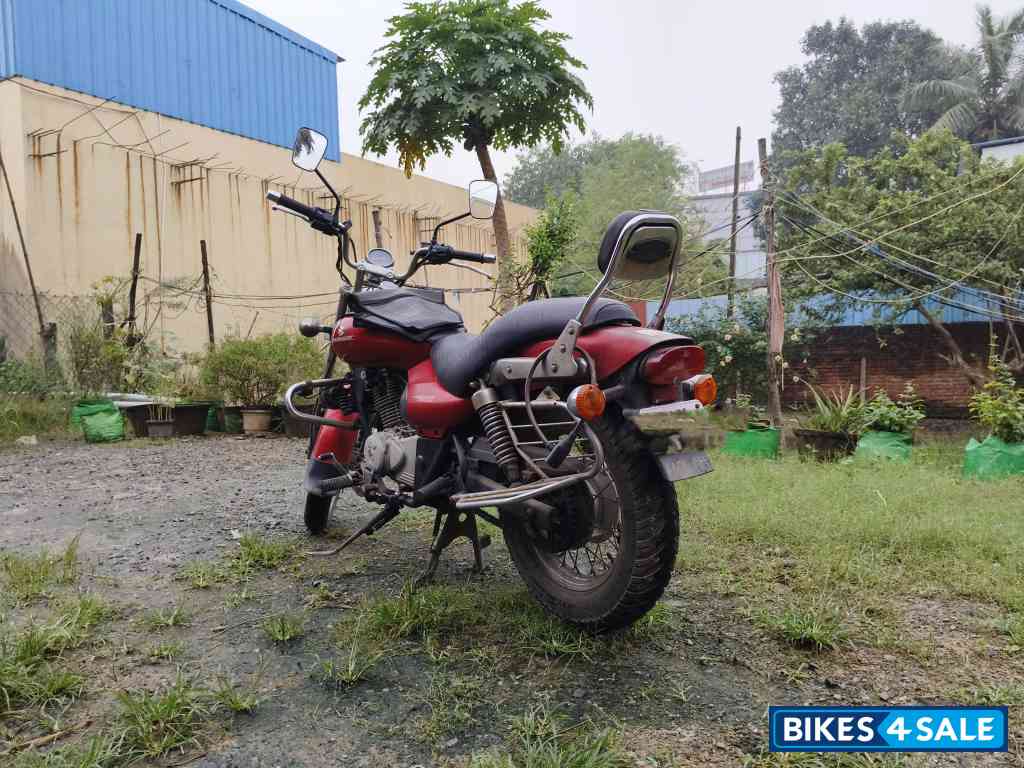Wine Red Bajaj Avenger 200 DTS-i Wine Red Bajaj Avenger 200 DTS-i