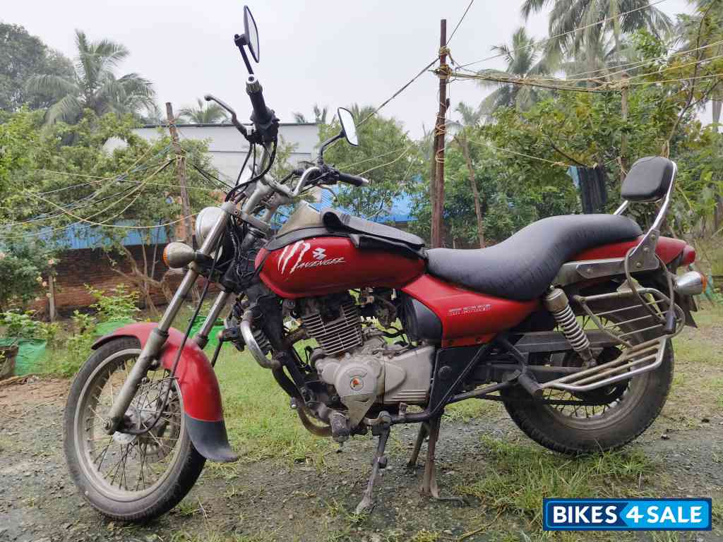 Wine Red Bajaj Avenger 200 DTS-i Wine Red Bajaj Avenger 200 DTS-i