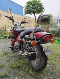 Wine Red Bajaj Avenger 200 DTS-i