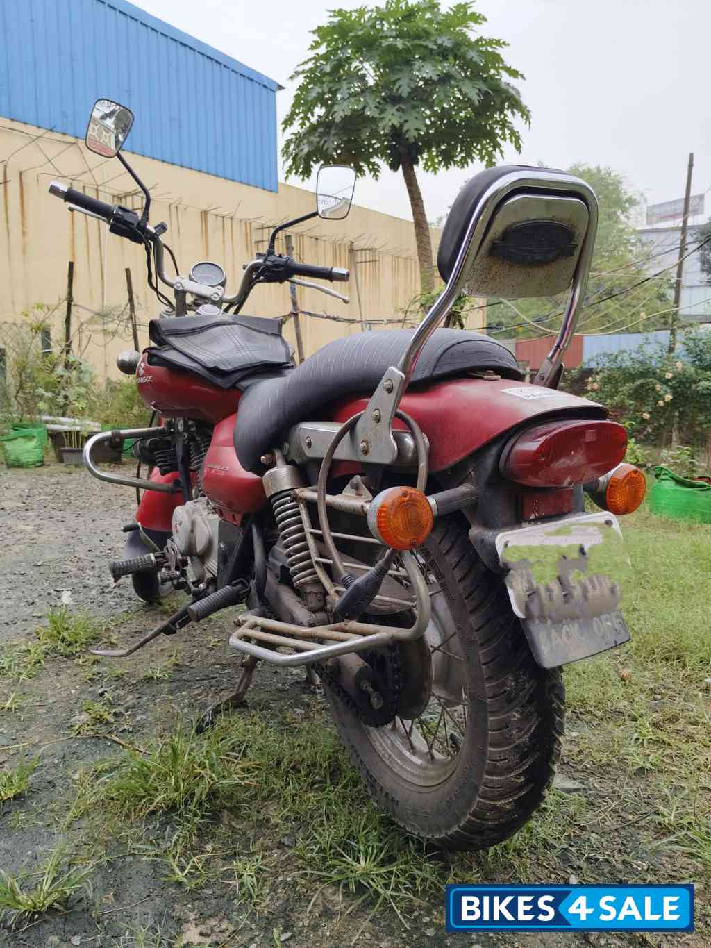 Wine Red Bajaj Avenger 200 DTS-i Wine Red Bajaj Avenger 200 DTS-i