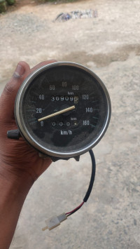 Wine Red Bajaj Avenger 200 DTS-i