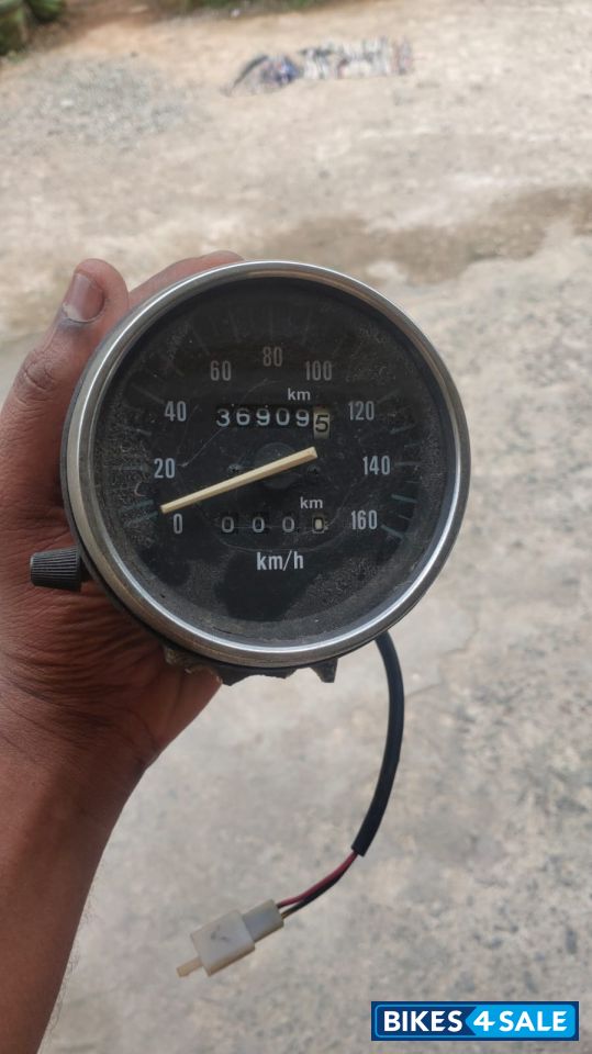 Wine Red Bajaj Avenger 200 DTS-i Wine Red Bajaj Avenger 200 DTS-i