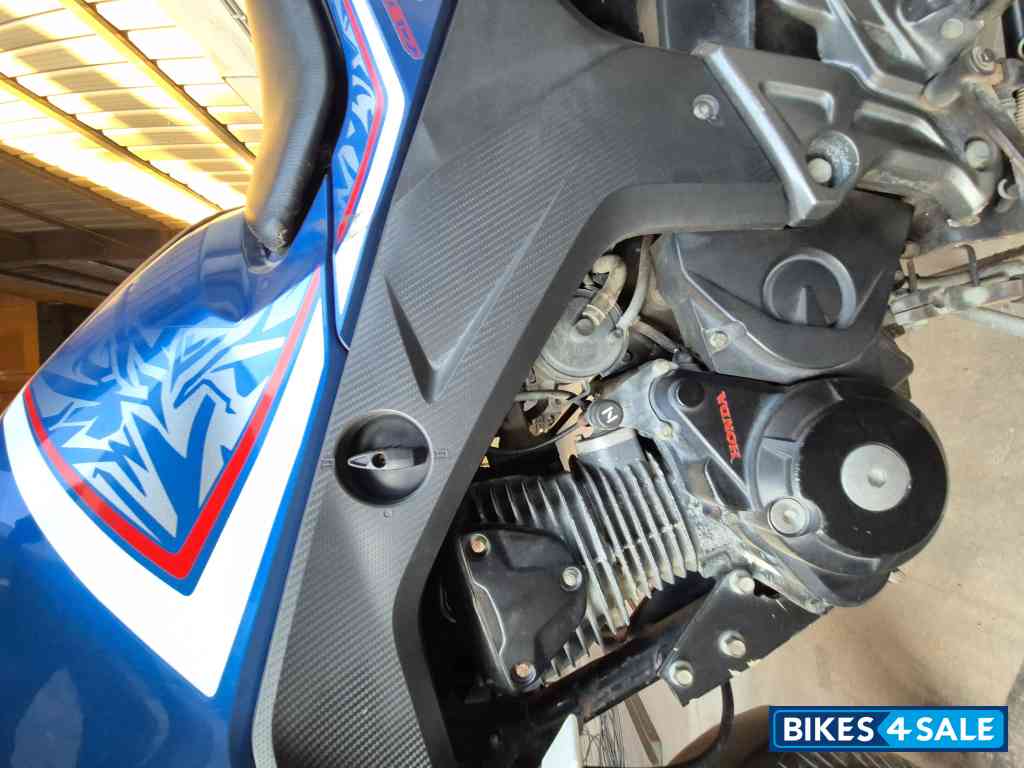 Athletic Blue Metall Honda CB Hornet 160R