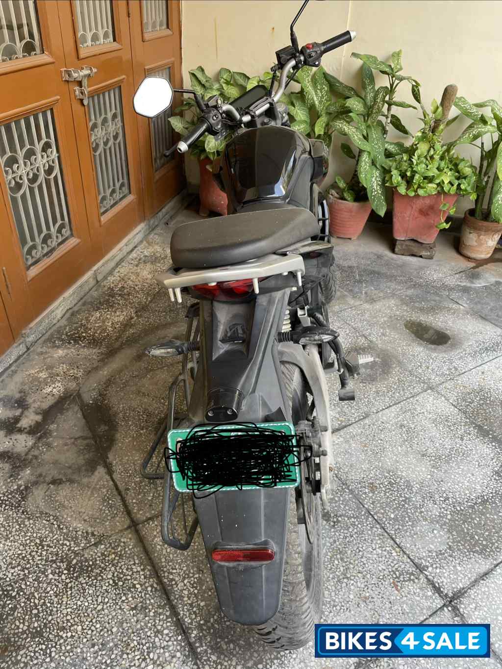 Revolt RV 400 Revolt RV 400