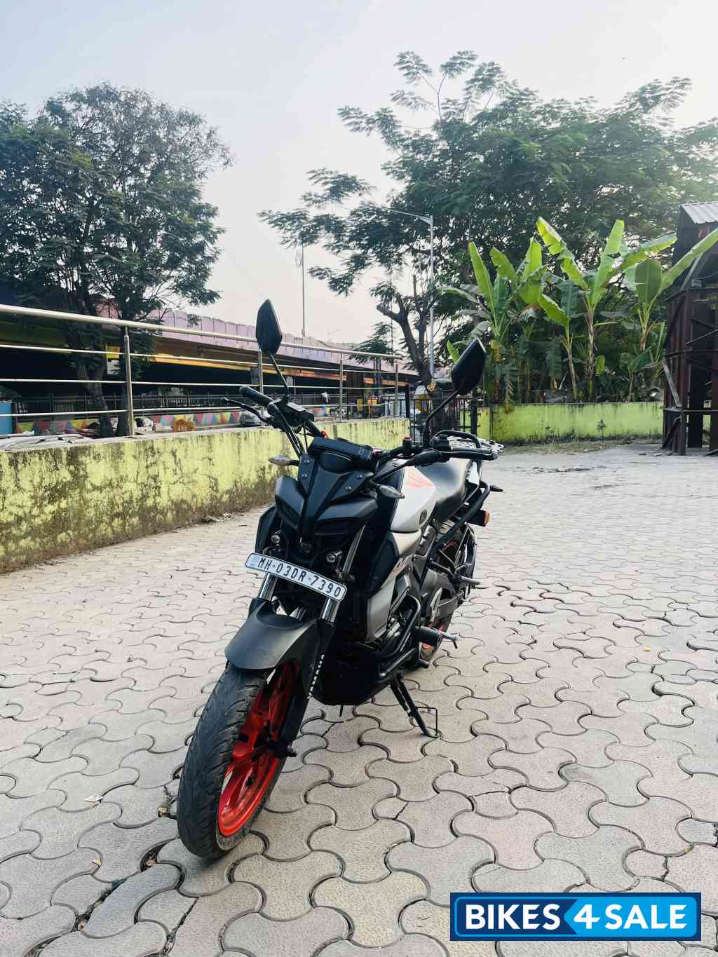 Mat Light Gray Metal Yamaha MT-15 BS6